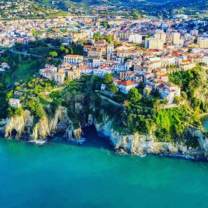 I Baronetti In Centro Bed & Breakfast Agropoli Bagian luar foto