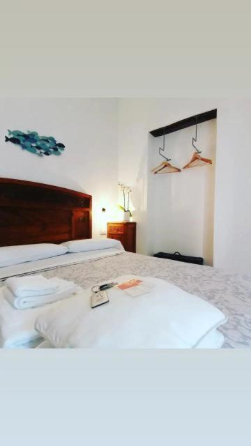 I Baronetti In Centro Bed & Breakfast Agropoli Bagian luar foto